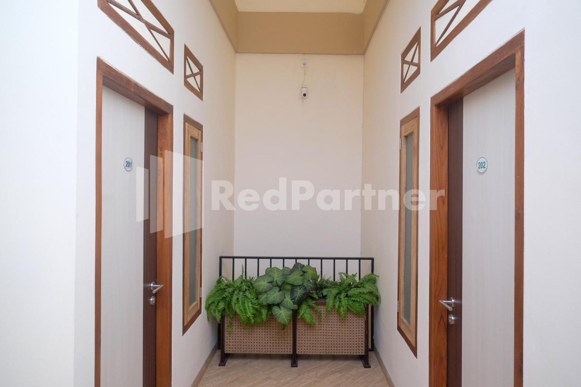 Ndliman House Near Ugm Jogja Mitra Reddoorz Hotell Kejayan Exteriör bild