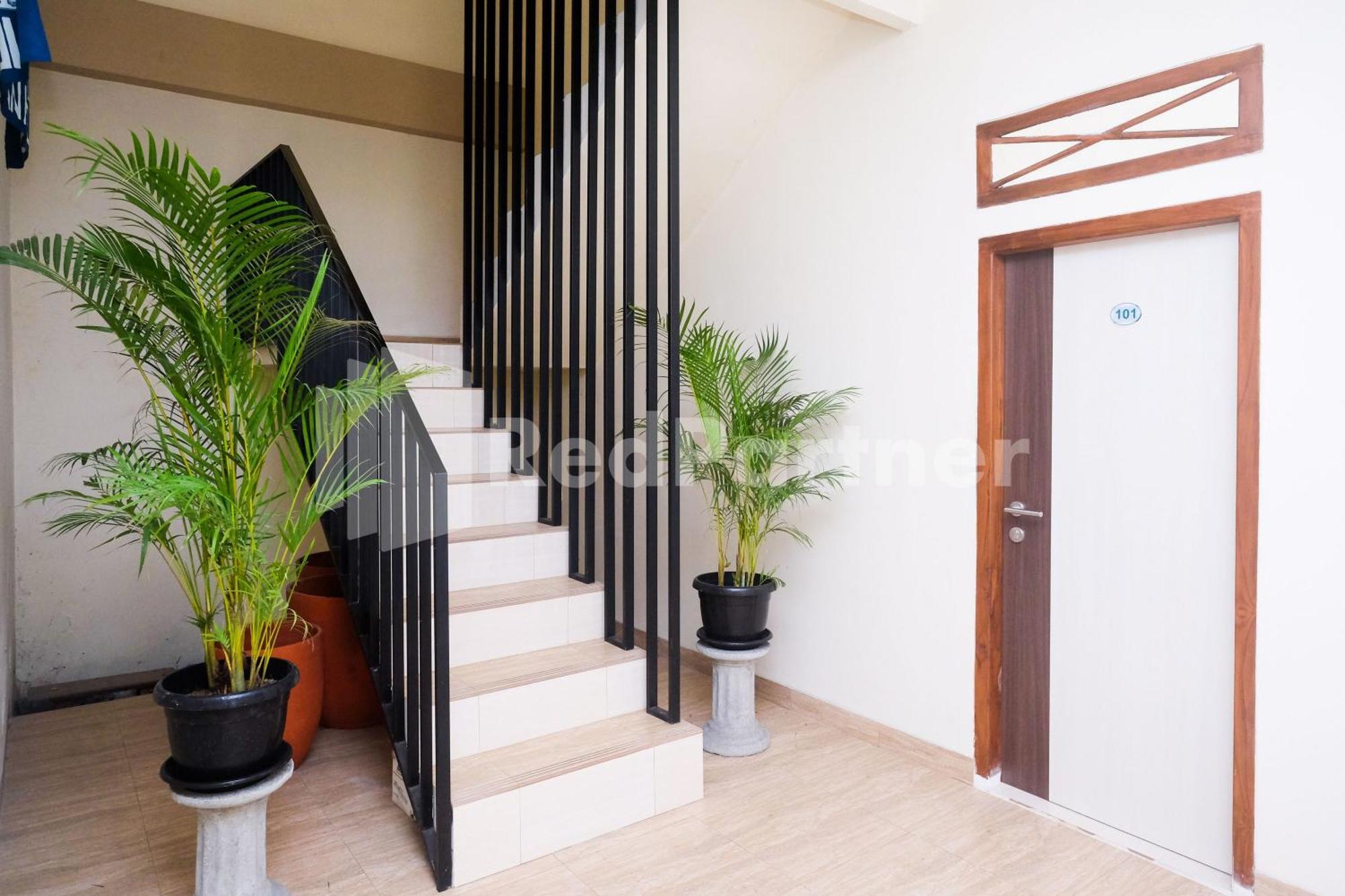 Ndliman House Near Ugm Jogja Mitra Reddoorz Hotell Kejayan Exteriör bild