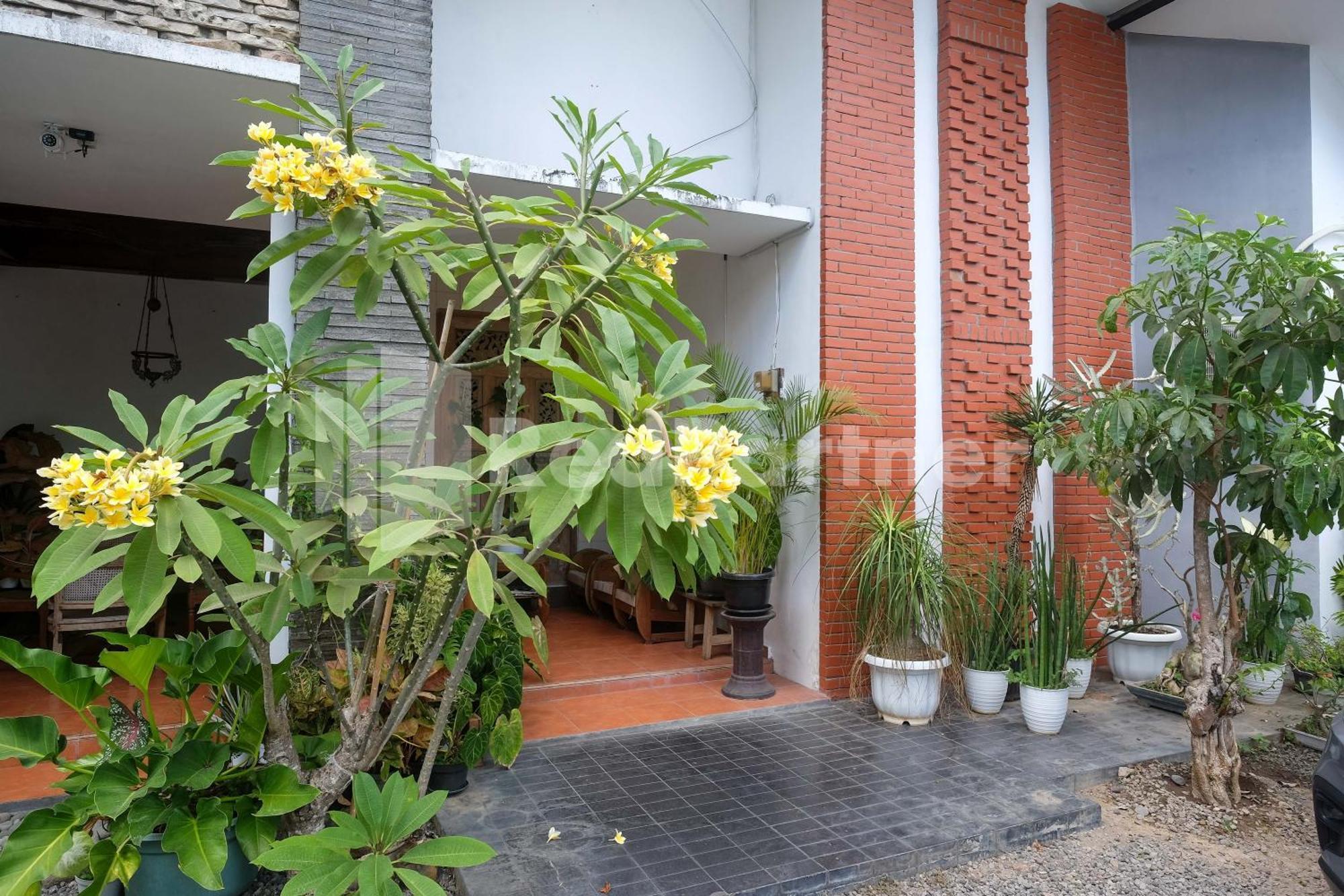 Ndliman House Near Ugm Jogja Mitra Reddoorz Hotell Kejayan Exteriör bild
